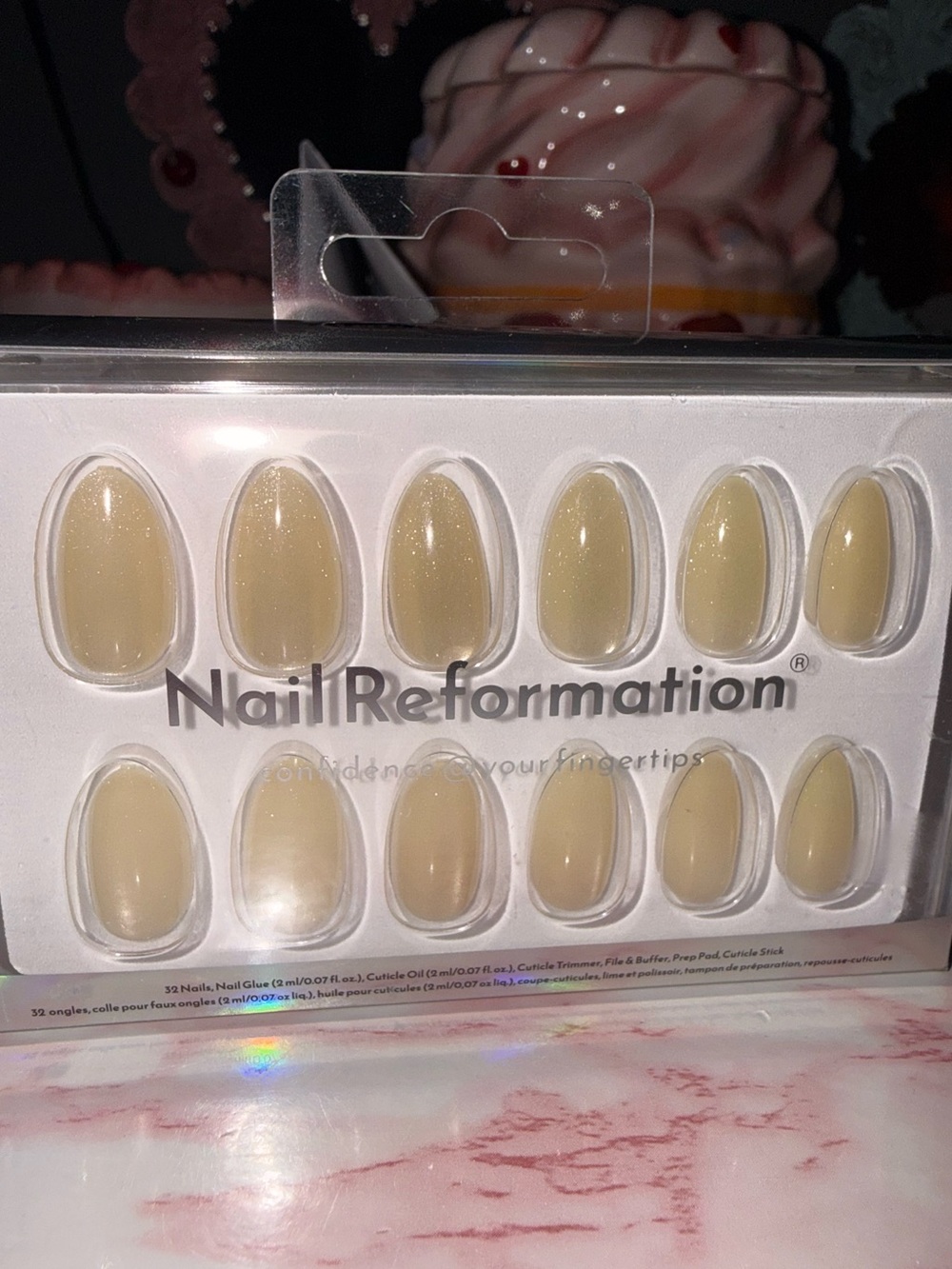 Nail Reformation Yellow Cat Eye Effect Press-On Nails — Short Almond Set